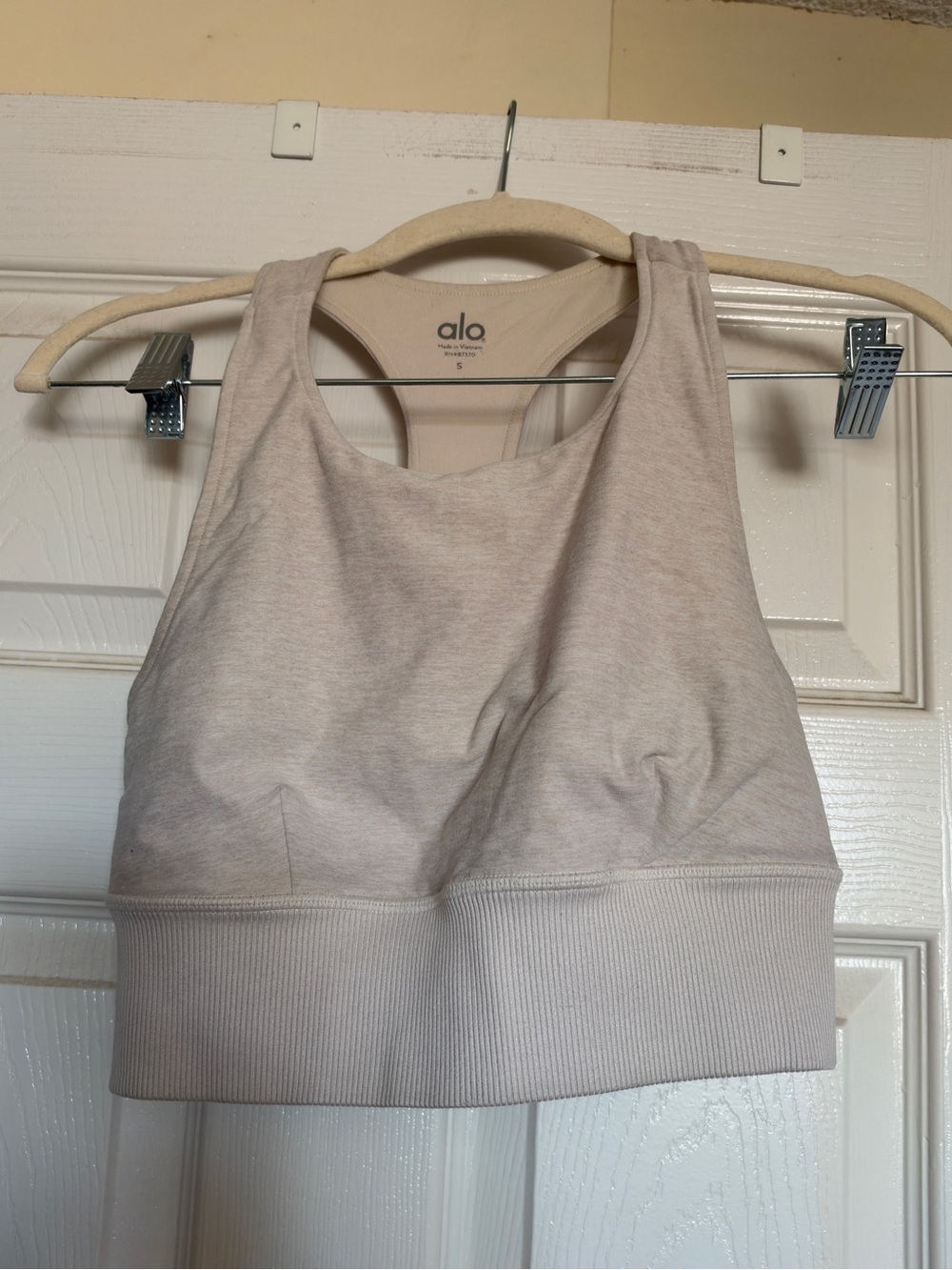 Alo Yoga High-Neck Ribbed Band Sports Bra - Light Beige